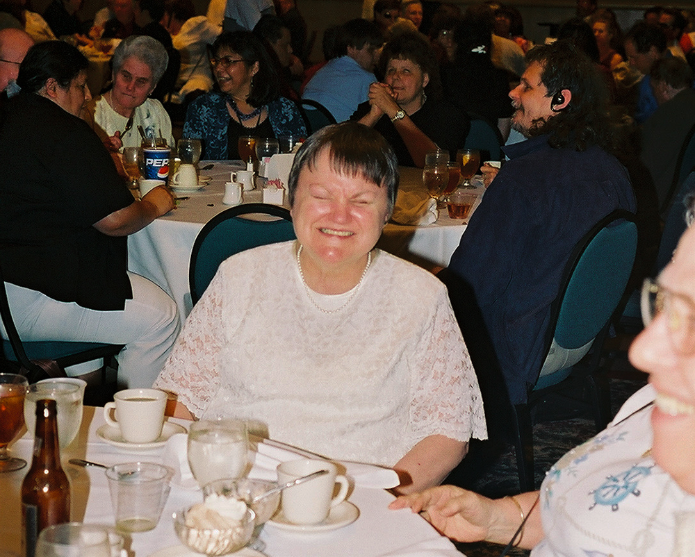 Sue Ammeter smiling at the 2004 banquet